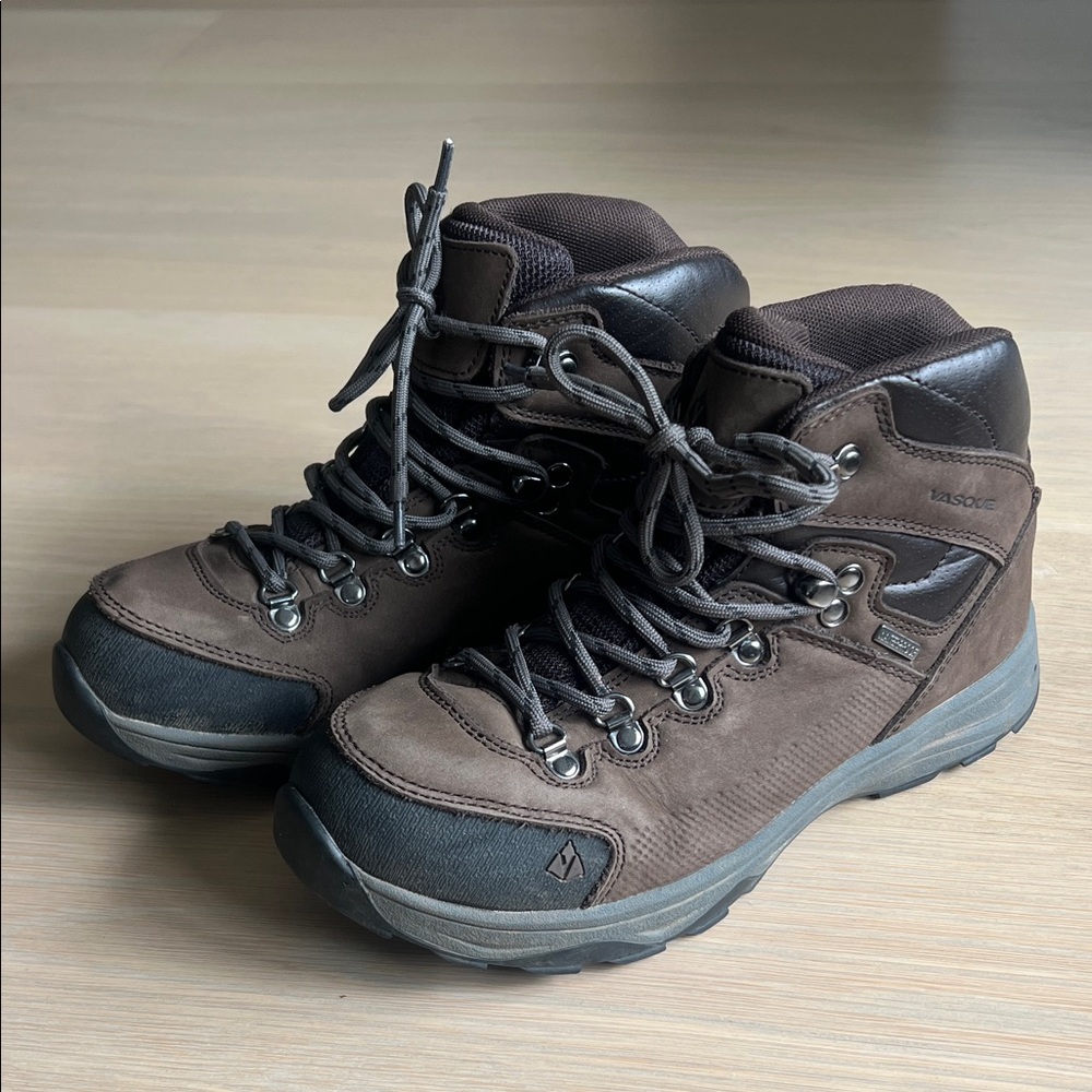 Vasque youth size 6 Dark Brown Leather Boots